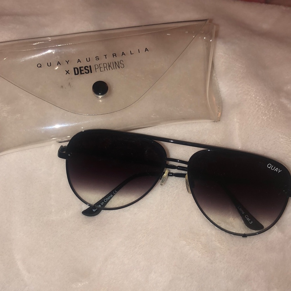 Quay x Desi Perkins purple/black tint high keys